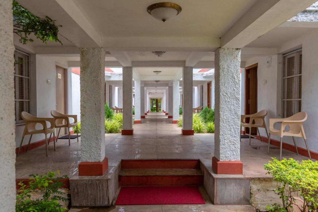 Kstdc Hotel Mayura Bhuvaneshwari Kamalapur Hampi Exterior photo